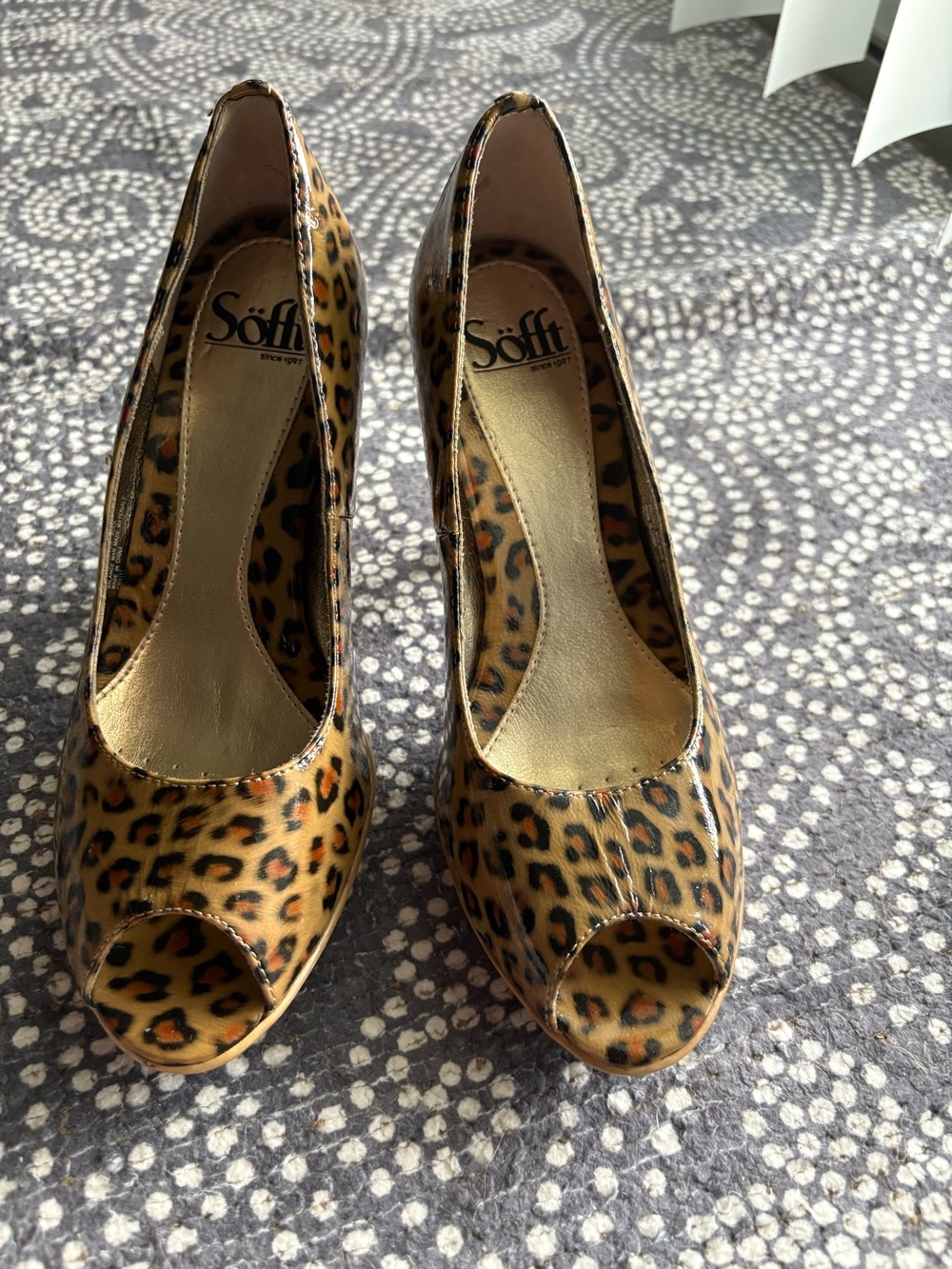 Leopard Print Peep-Toe Pumps - Brown Soffit leather size 7.5